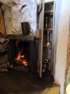 theinfill blog – Clemcold Cottage scratch build eighteenth century scenes - eighteenth century visiting wig and silverware